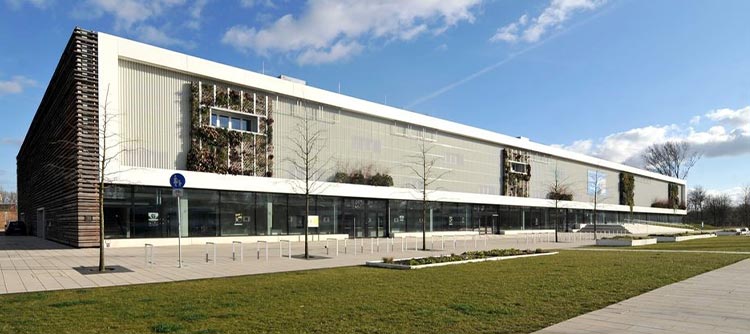 Bachelor Messe Hamburg | 7. Dezember Die Bachelor Messe Hamburg findet zum ersten Mal in der edel-optics.de ARENA statt.