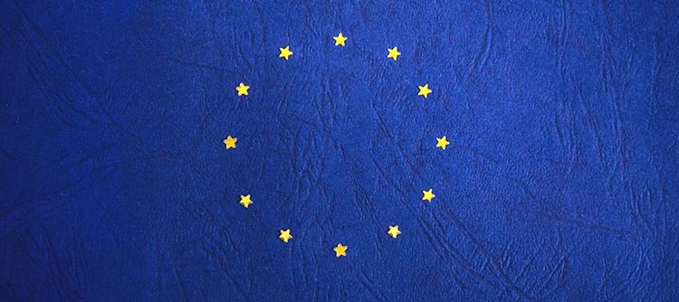 Bachelor European Business Symbol der Europäischen Union mit den zwölf Sternen.